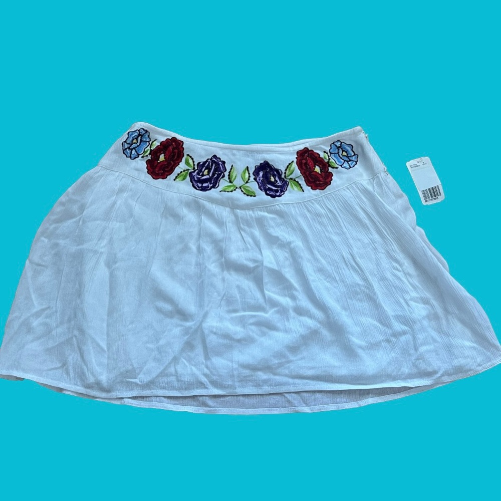 Forever 21 New White Skirt - M